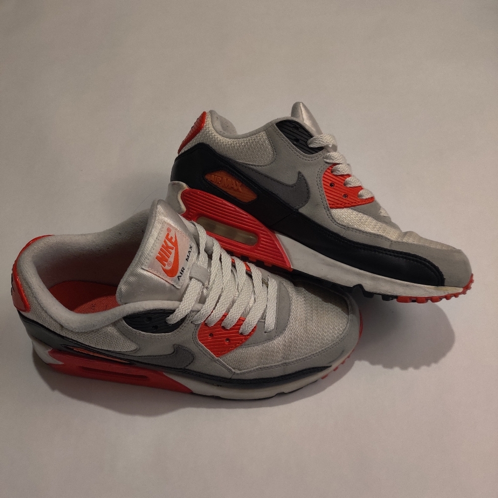Nike Air Max 90s / 2014 Classic Infrared / Size 8